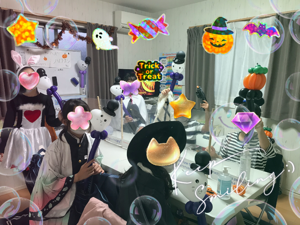 ハロウィンパーティ2021  クラスごとにハロウィンクイズやtrick or treatも！